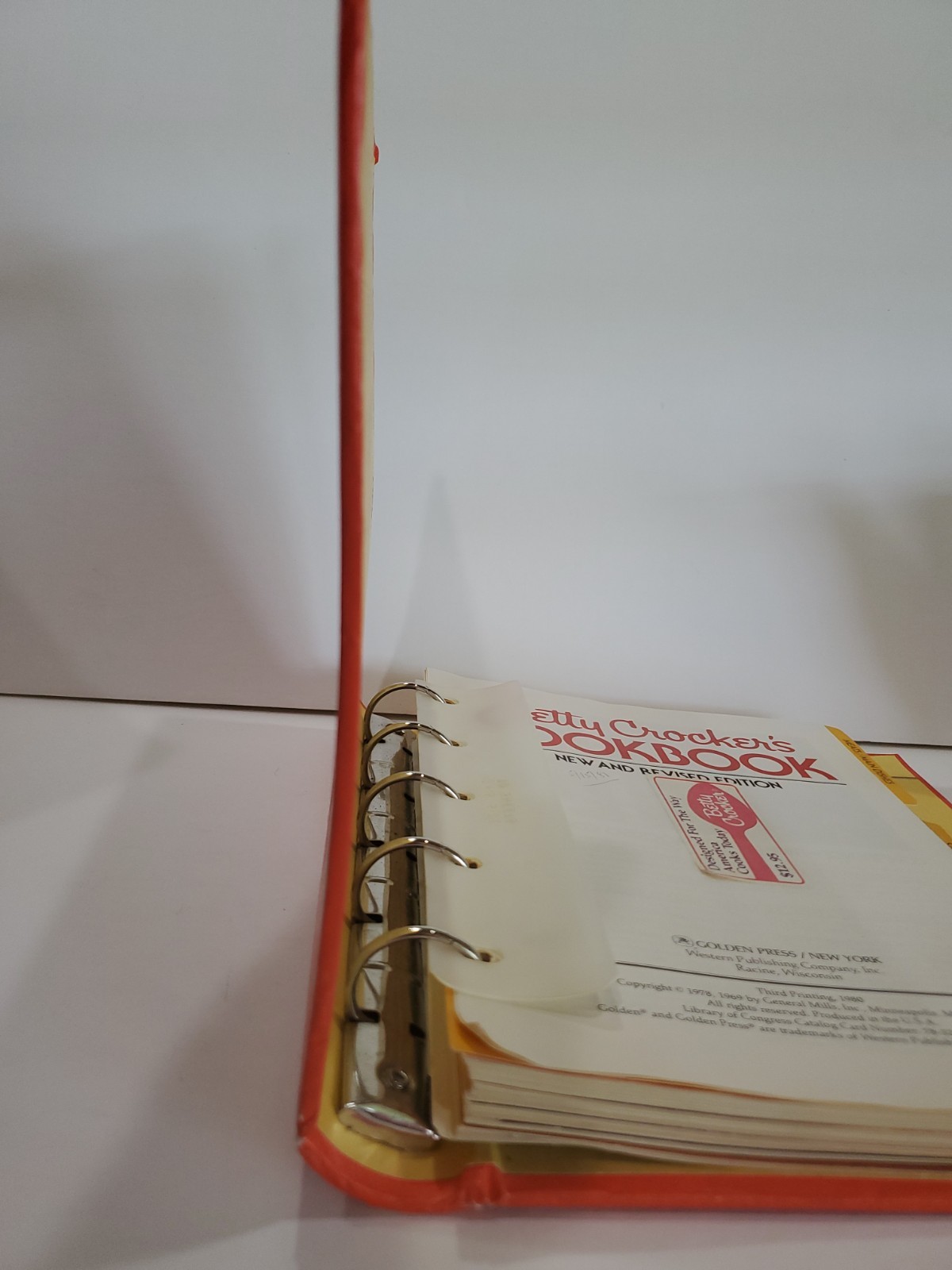« Betty Crocker&rsquo;s Cookbook – New & Revised Edition » binder cook book, 1970&rsquo;s