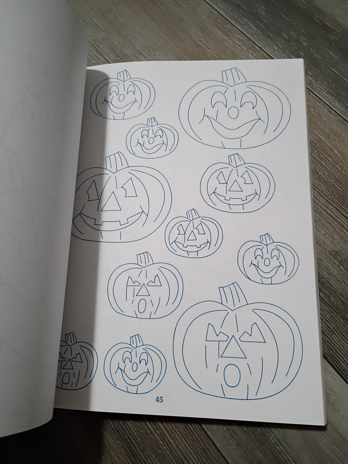 Vintage 1994 Y2K Lot Of 2 Books 100&rsquo;s Of Iron-on Transfers Halloween Christmas