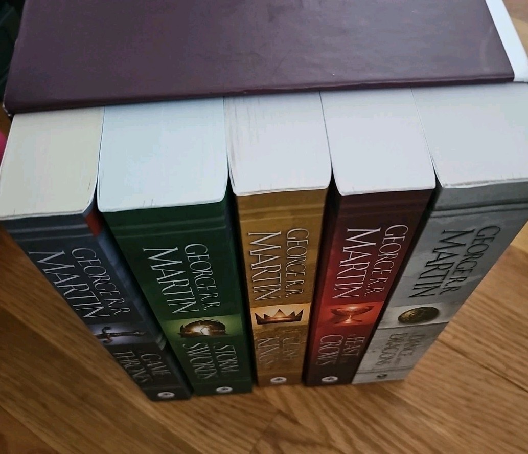 George R. R. Martin&rsquo;s A Game of Thrones 5-Book Boxed Set Song of Ice and Fire