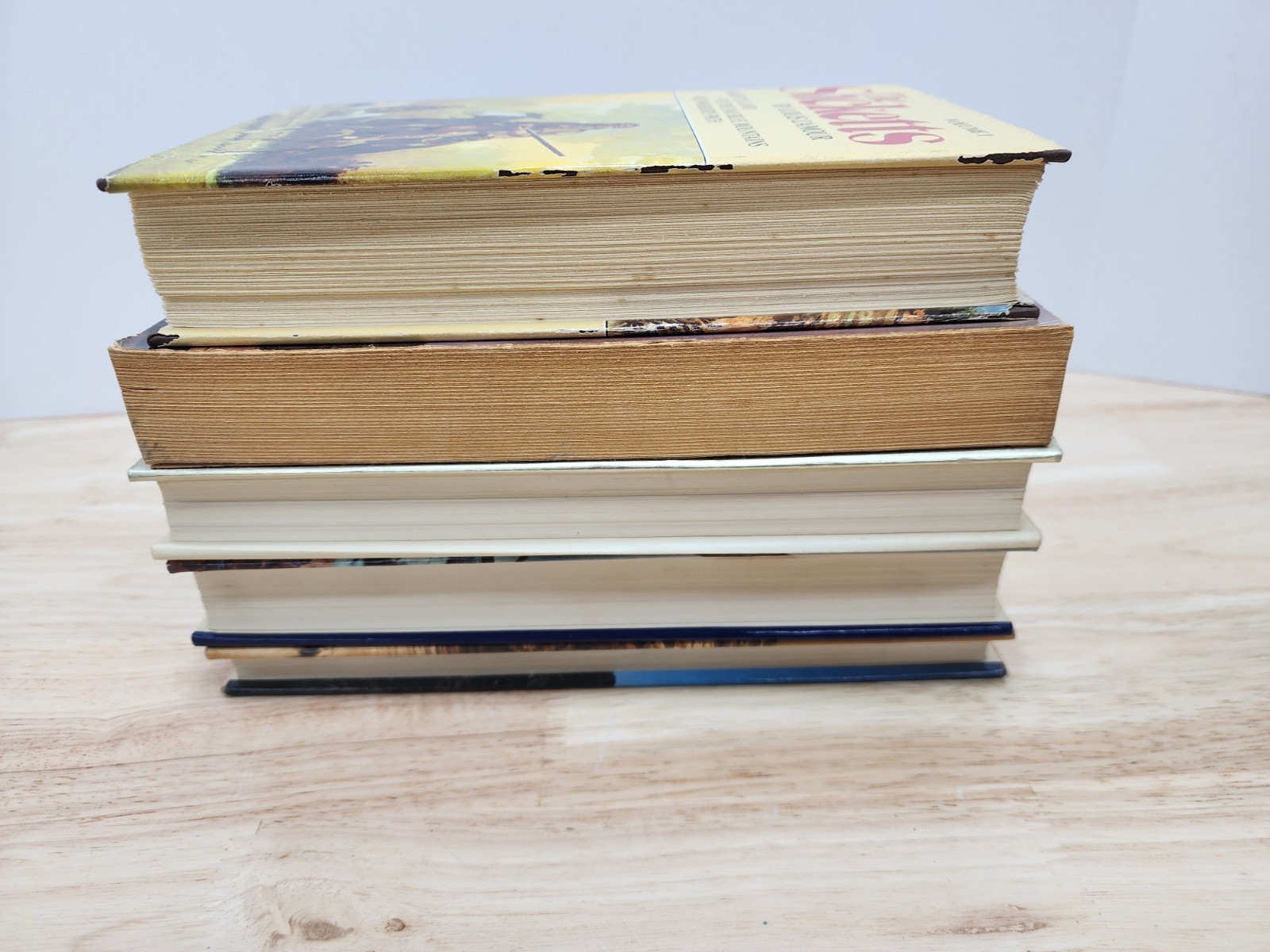 Vtg Lot of 5 Assorted Louis L&rsquo;Amour Western Books Bantam Sackett
