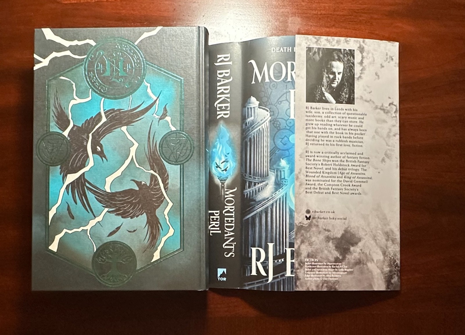 FairyLoot: Book of Fallen Leaves by AS Tamaki & Mortedant&rsquo;s Peril by RJ Barker