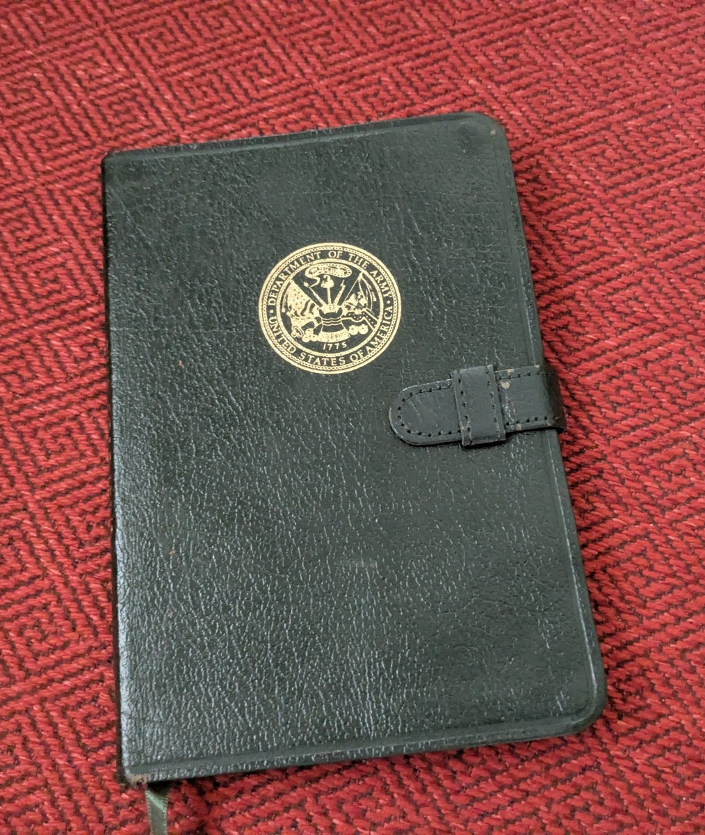 Soldier&rsquo;s New Testament w/Psalms & Proverbs (Dark Green Leather-Like Cover) HCSB