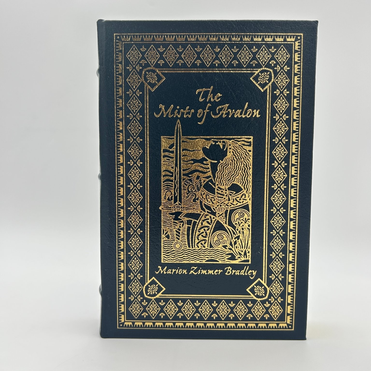 Mists of Avalon Marion Zimmer Bradley 1996 Collector&rsquo;s Edition Leather Bound