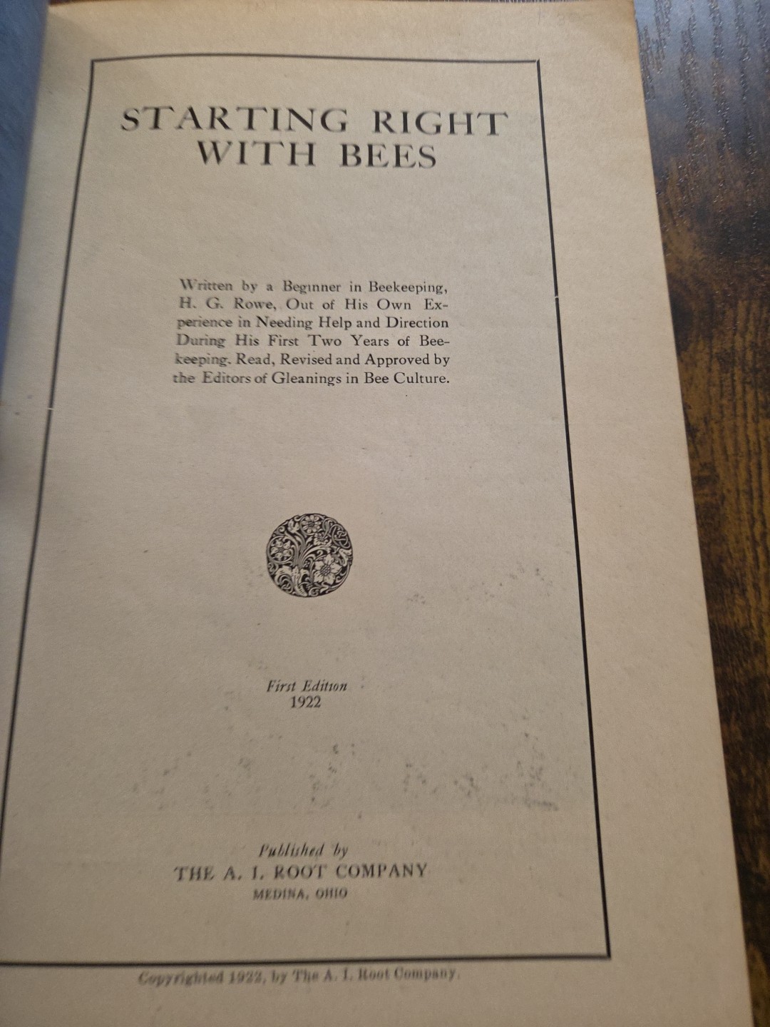 Rare 1922 First Edition « Starting Right with Bees »