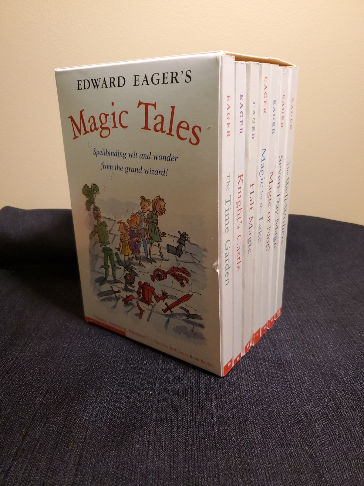 Edward Eager&rsquo;s Magic Tales Box Set 7 Paperback Books W/ Slipcase Scholastic
