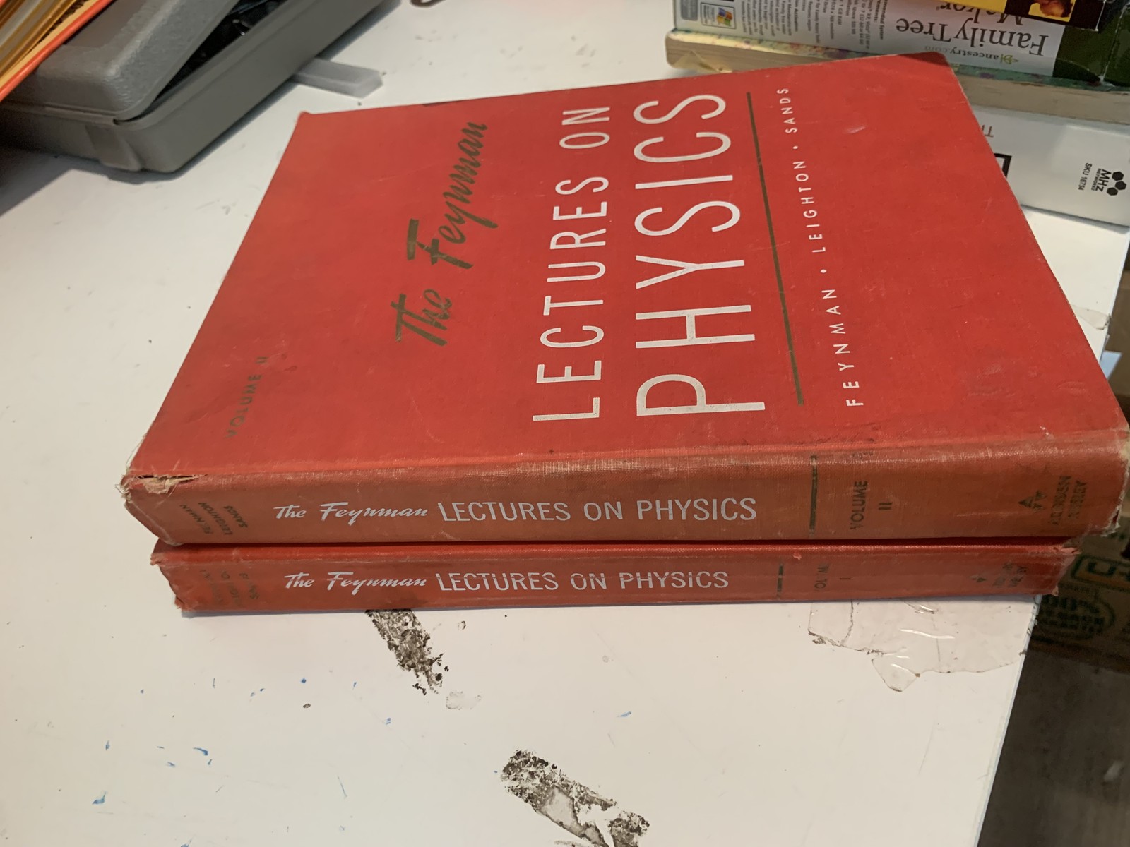 The Feynman Lectures on Physics Vol I & II Hardcover Set – Used