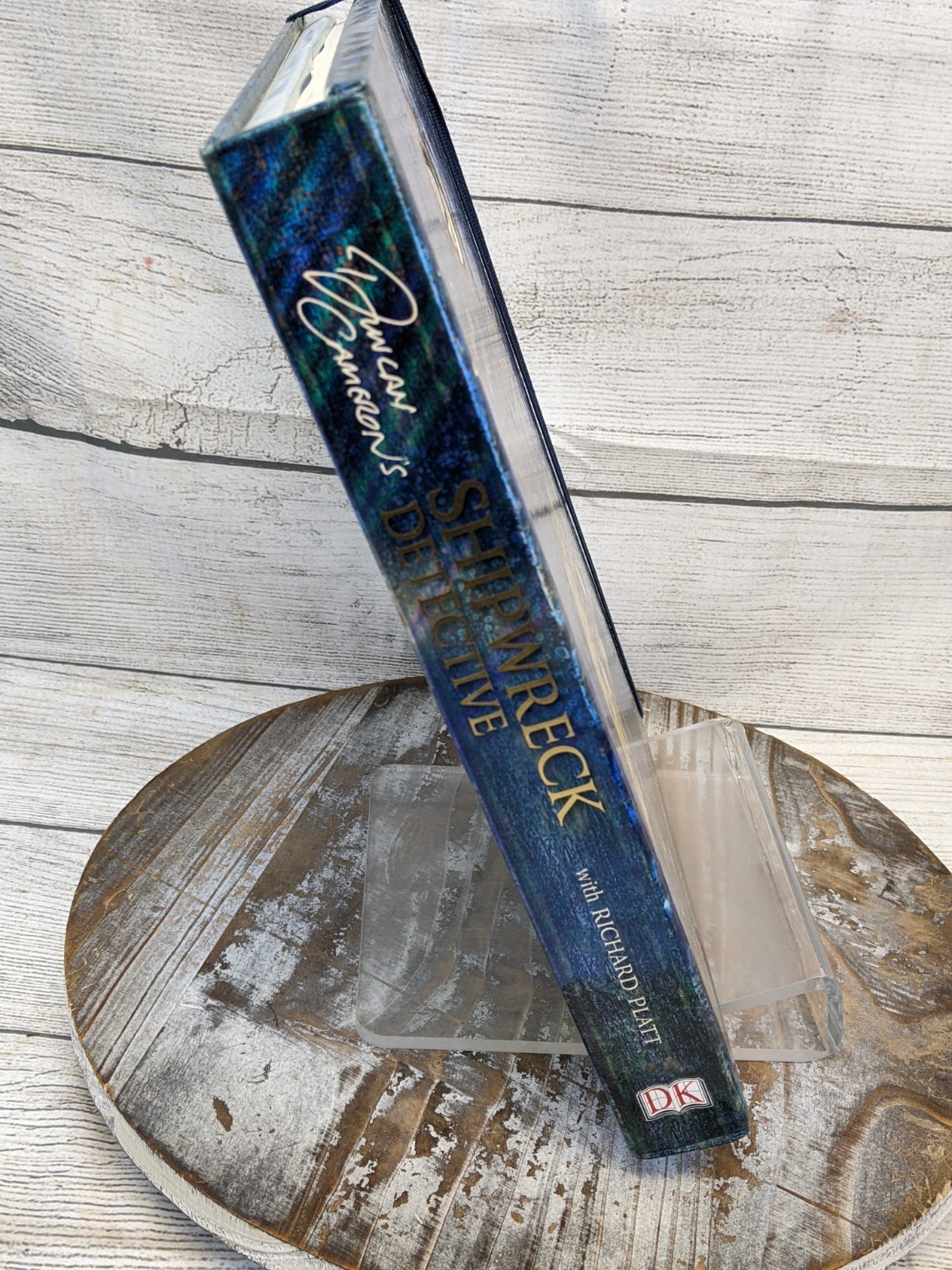 Duncan Cameron&rsquo;s Shipwreck Detective With Compass & Dive Log HC