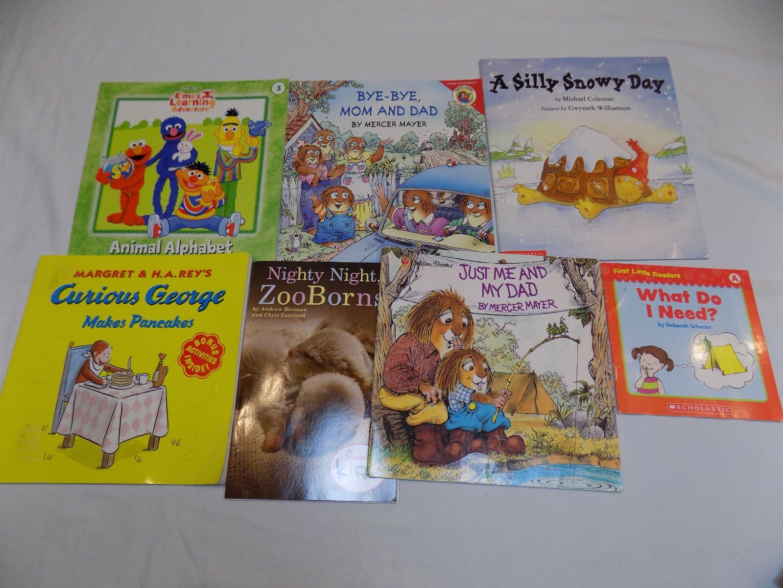 Children&rsquo;s Book Lot Paperback LOT Thin Scholastic Sesame Street Chickfila + Kids