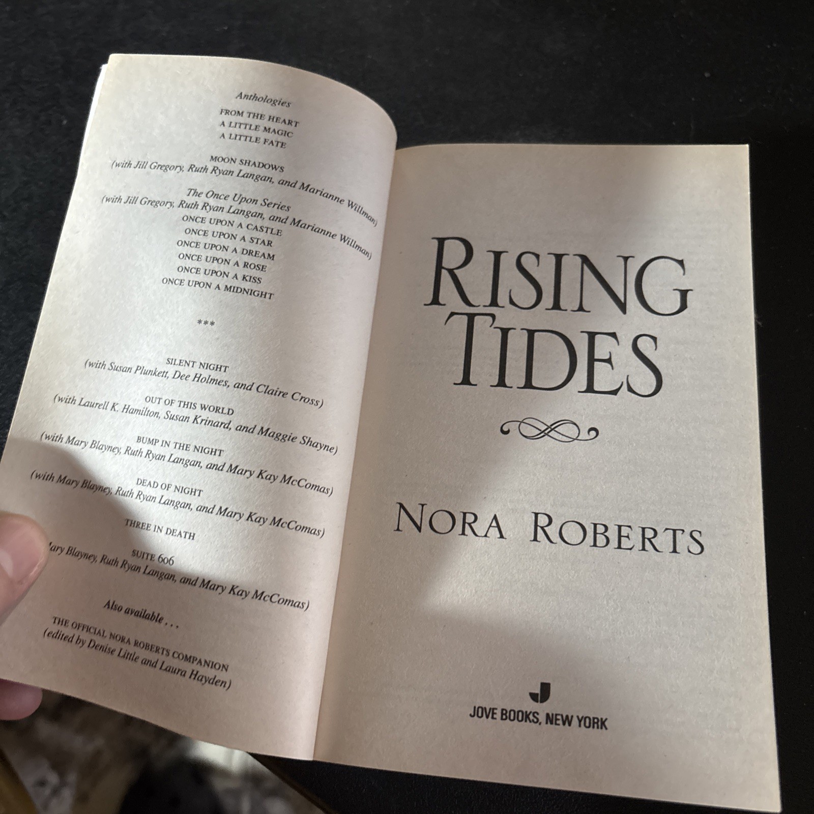 1998 « Rising Tides » Book by Nora Roberts – Used, 342 Pages, Paperback