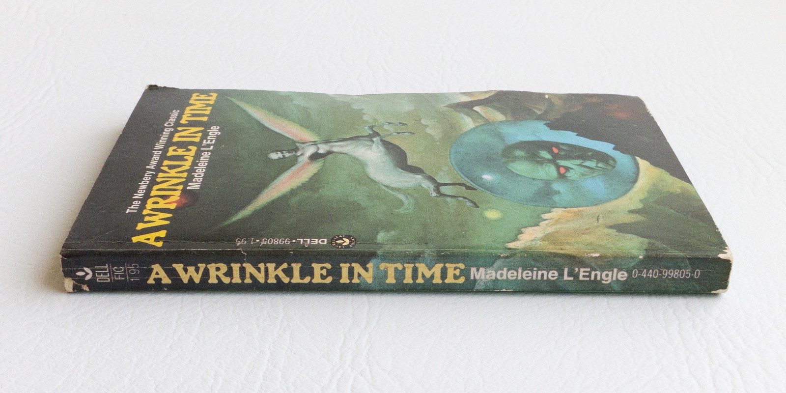 A Wrinkle in Time Madeleine L&rsquo;Engle Dell Laurel-Leaf PB 1976 Stranger Things