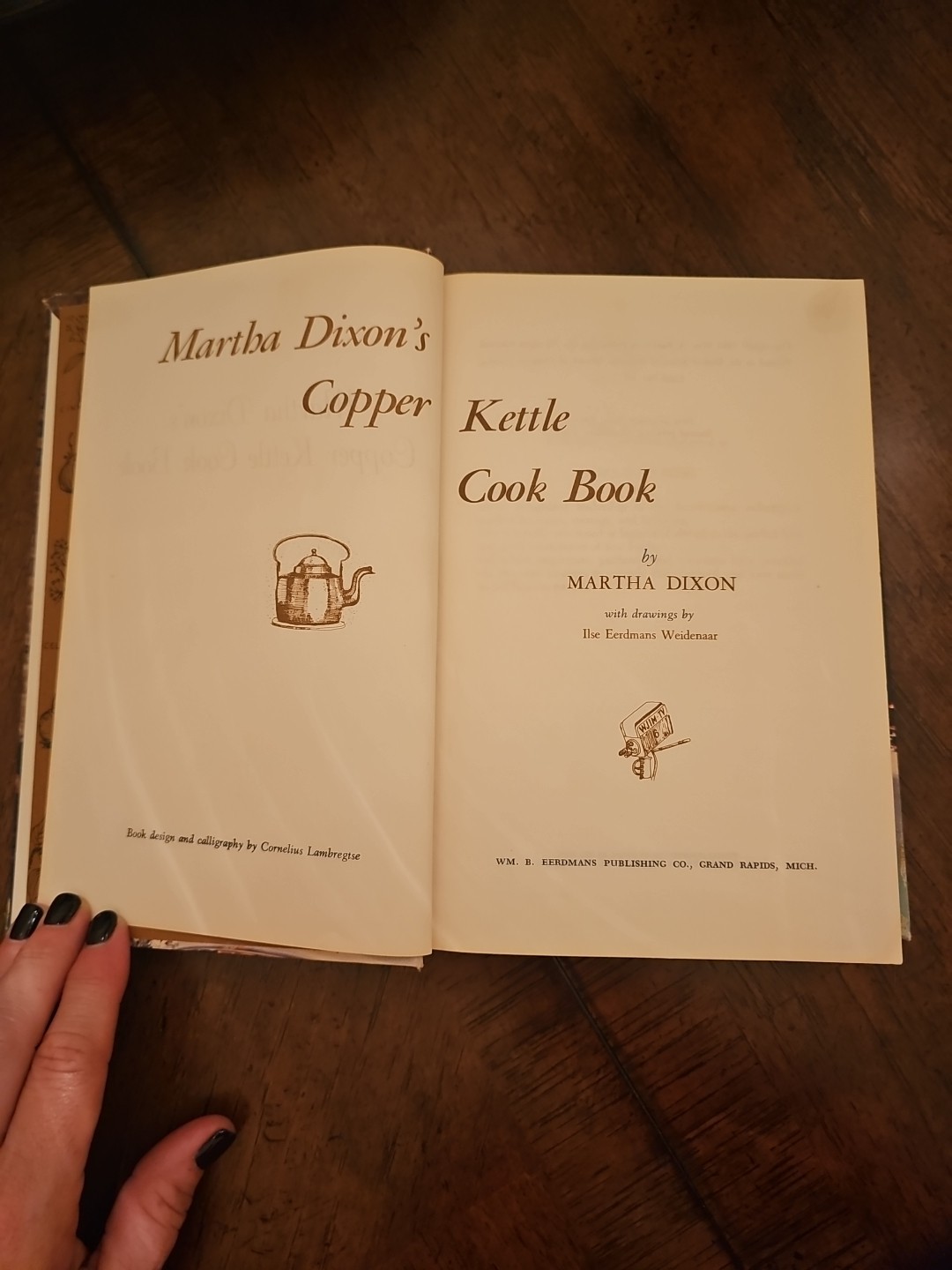 1963 Martha Dixon&rsquo;s Copper kettle cookbook HC DJ TV Star 480 Pages Vintage