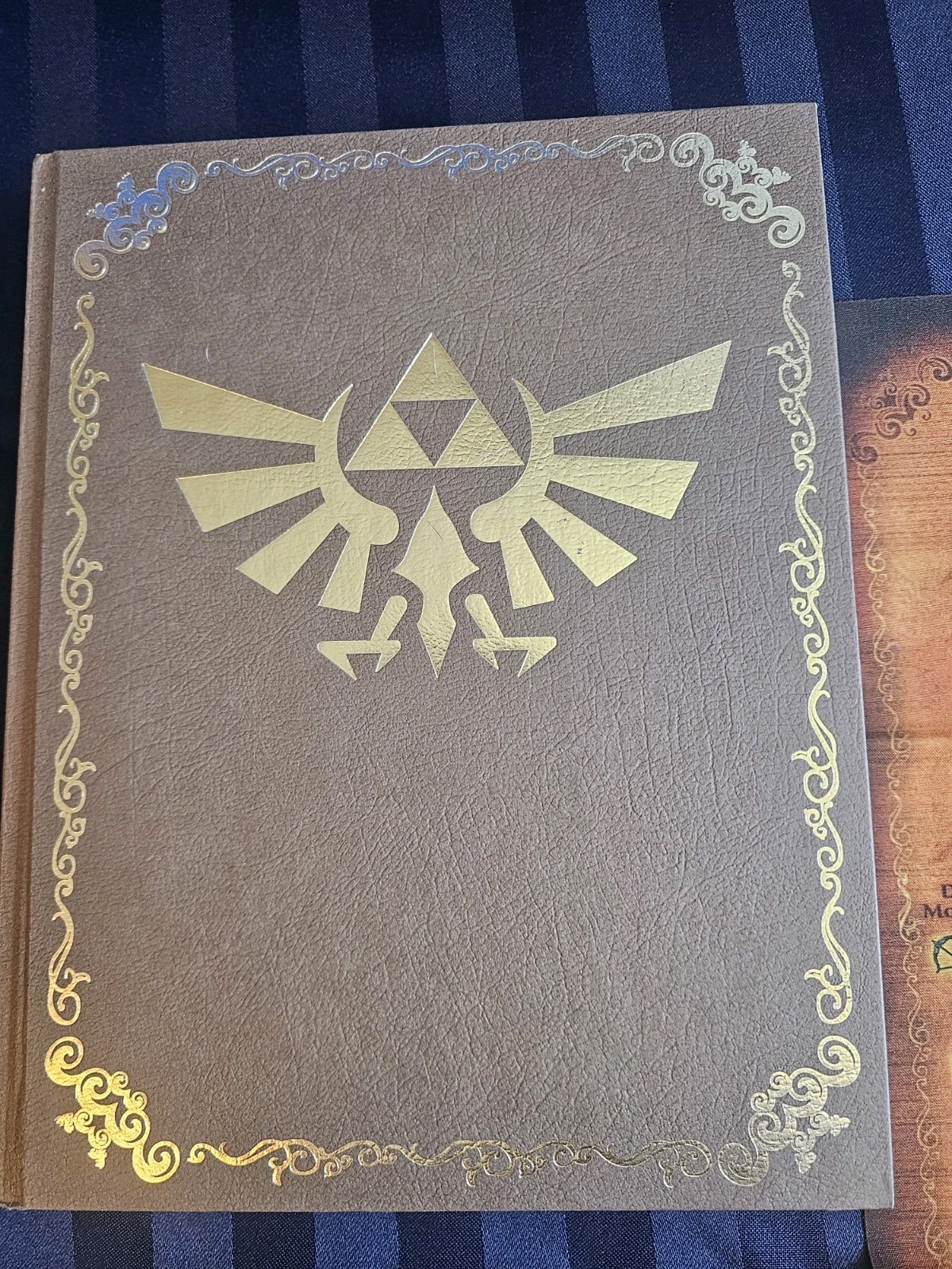 The Legend of Zelda: Twilight Princess Collector&rsquo;s Edition Guide Book With Map