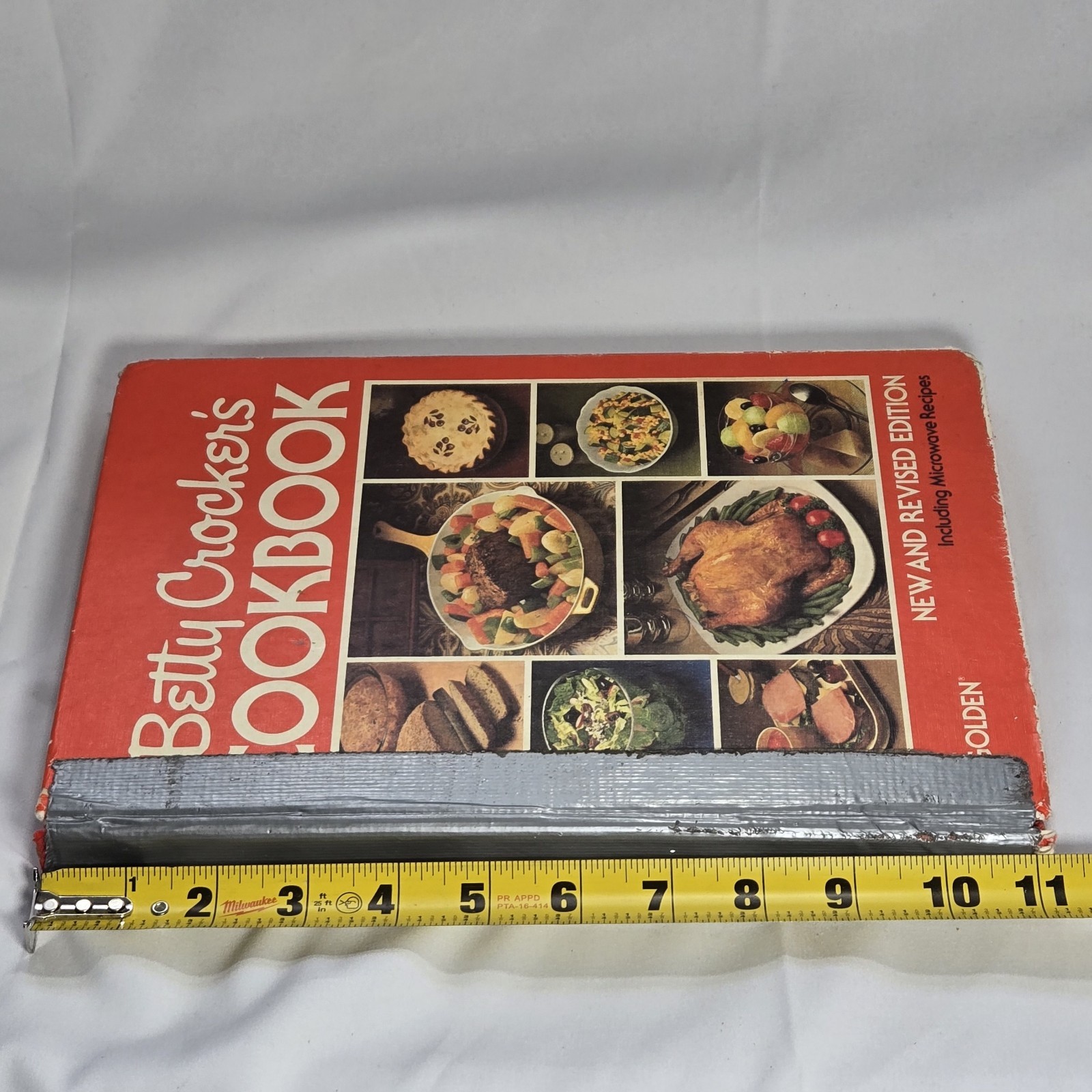 Vintage 1970&rsquo;s Betty Crocker’s Cookbook New & Revised Edition Red Hardcover*READ