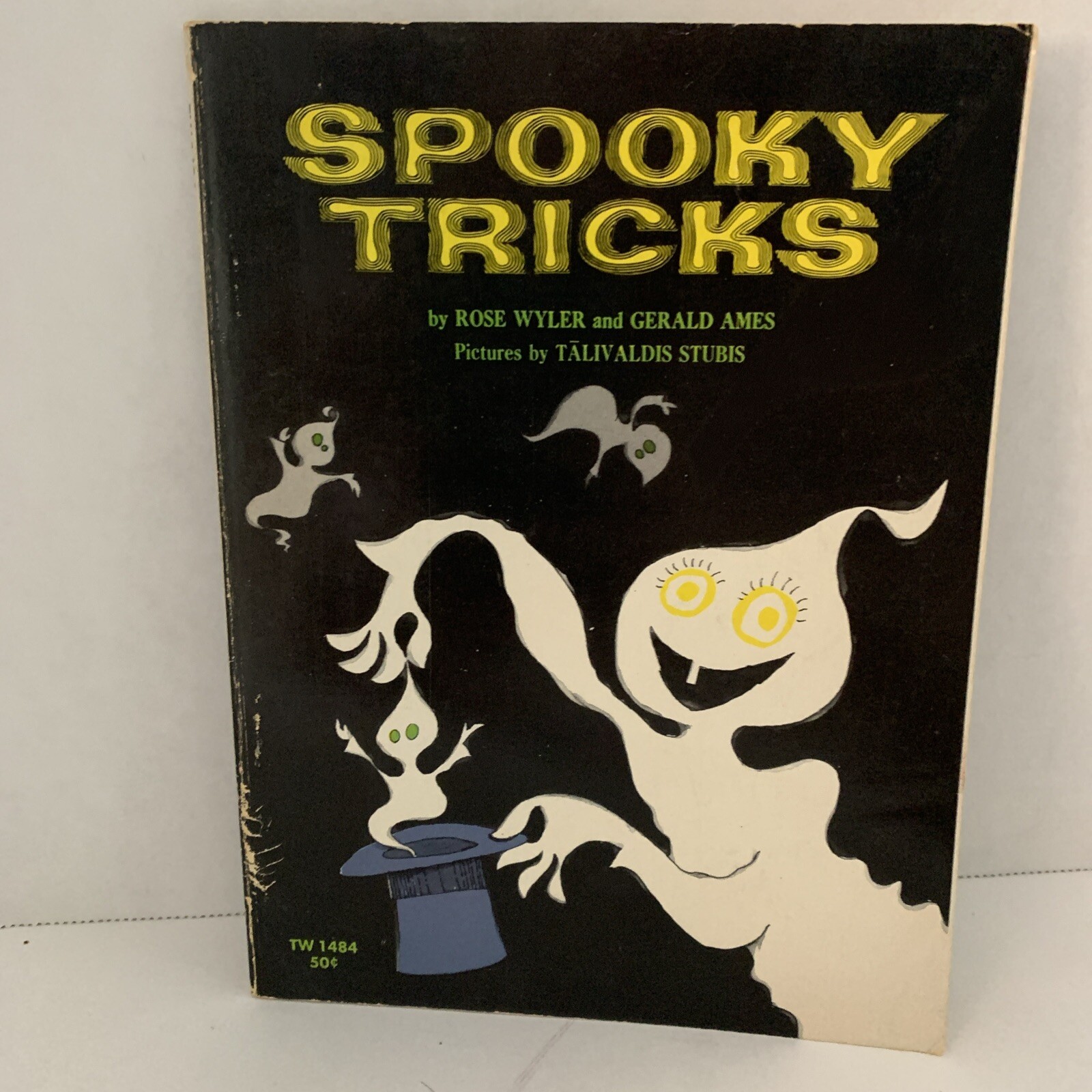 Darling Vintage 1960&rsquo;s Spooky Tricks Written by Rose Wyler & Gerald Ames