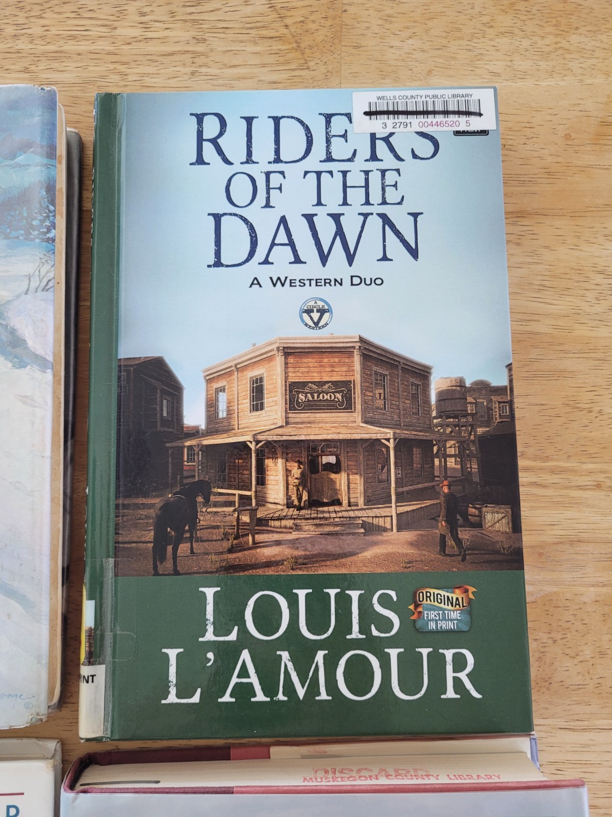 4 Louis L&rsquo;Amour Hardcover Book -2 Large Print -Sackett Companion-Ex Lib