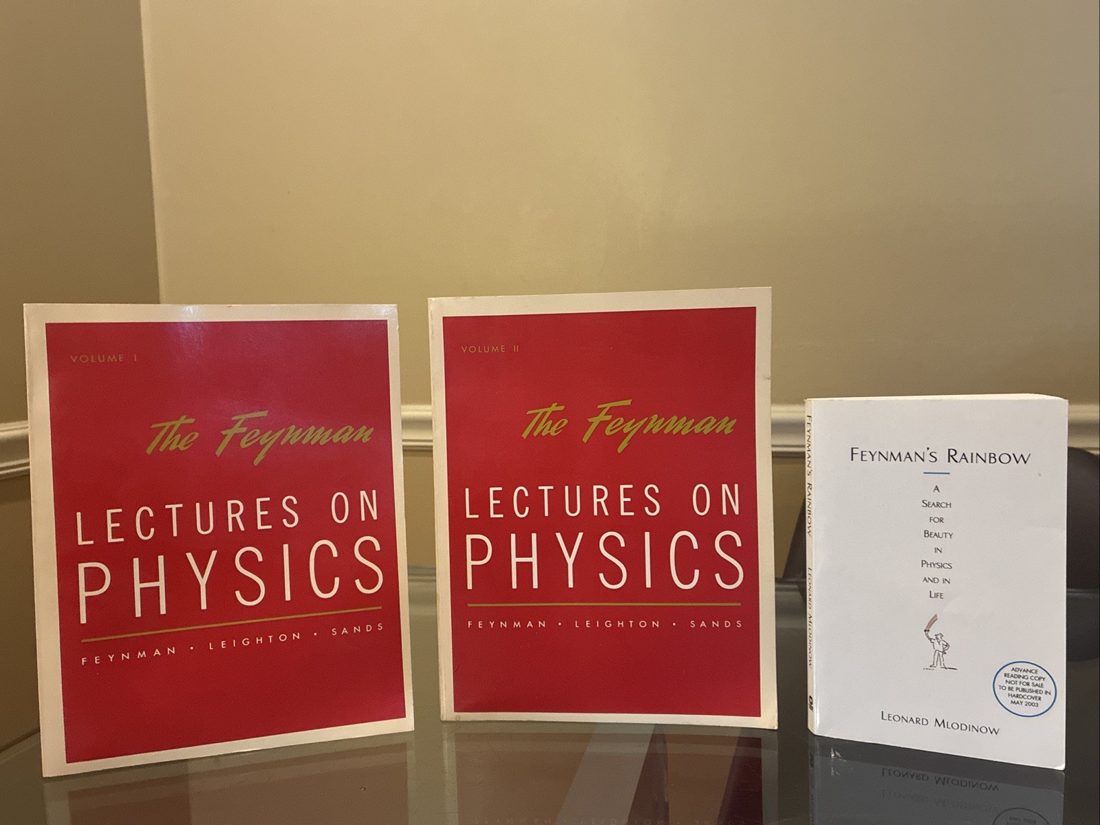 The Feynman Lectures On Physics SET Volumes 1 & 2 PLUS Feynman’s Rainbow *NICE*
