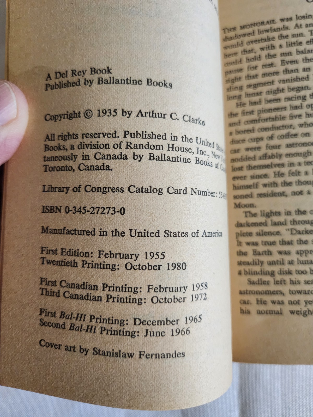 5 VTG Arthur C. Clarke Paperbacks – Earthlight, Childhood&rsquo;s End, White Heart +