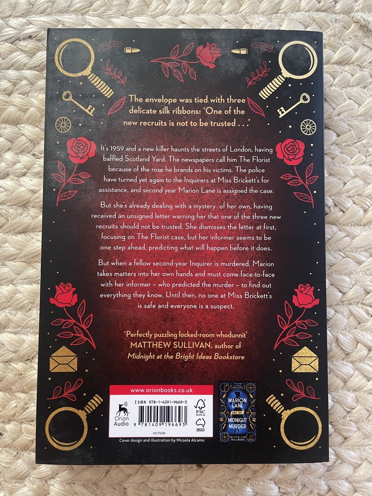 Marion Lane and the Deadly Rose (Marion Lane Mystery) by T a Willberg