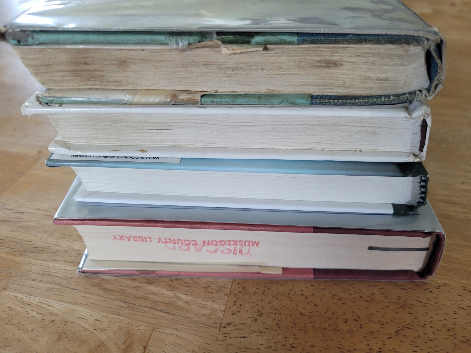 4 Louis L&rsquo;Amour Hardcover Book -2 Large Print -Sackett Companion-Ex Lib