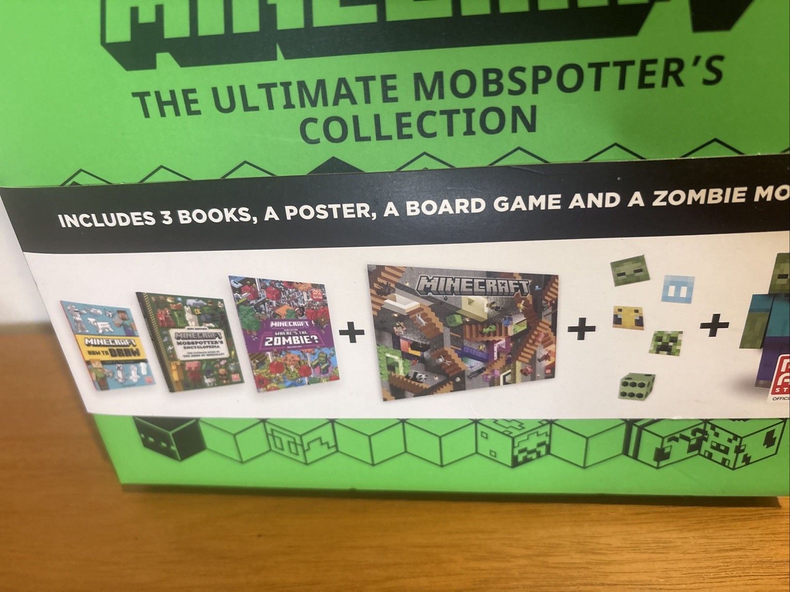 Minecraft the Ultimate Mobspotter&rsquo;s Collection Gift Box Hardcover by Mojang Ab
