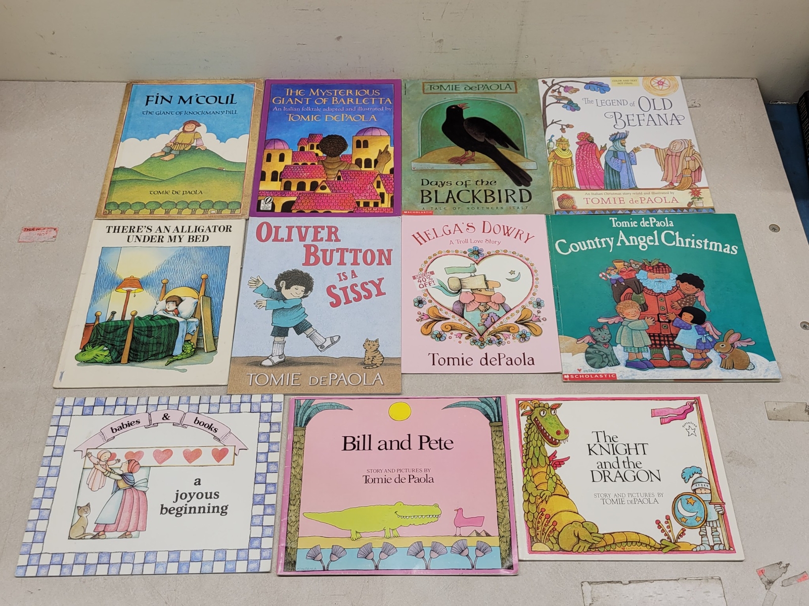 Lot of 10 Tomie dePaola Children&rsquo;s Picture Paperback Books « Random/Unsorted »