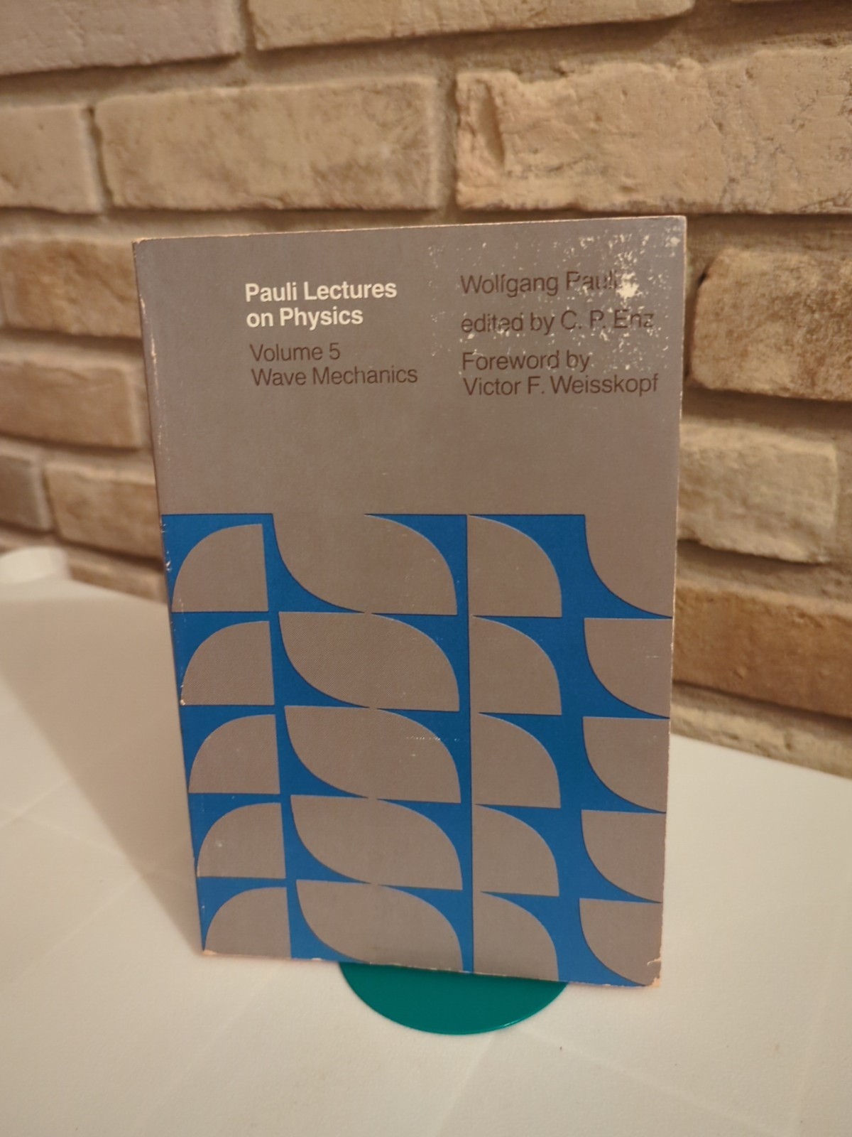Wolfgang Pauli Lectures on Physics 5 Of 6 Volumes 1 2 3 4 5 Paperback Worn