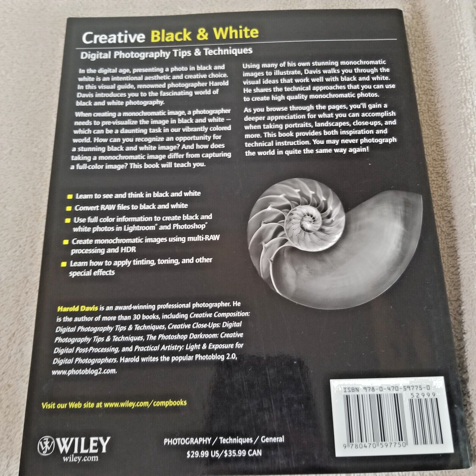 Lot of 4 Digital Photography Guide Books Black & White Creative Close Ups