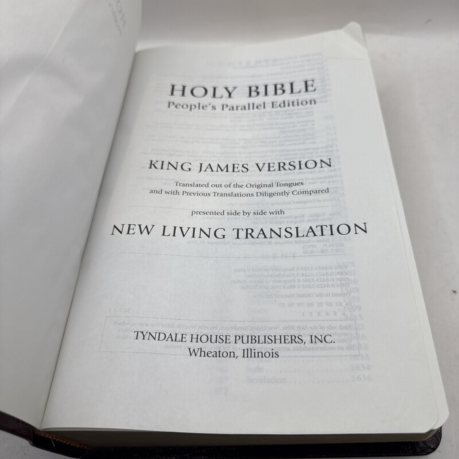 Holy Bible: People&rsquo;s Parallel Edition King James Version New Living Translation