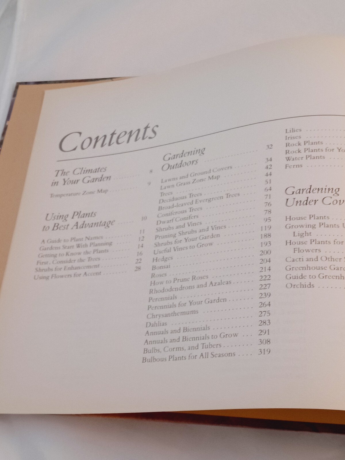 Vintage 1978 Reader&rsquo;s Digest Illustrated Guide to Gardening Hardcover; 672 pages
