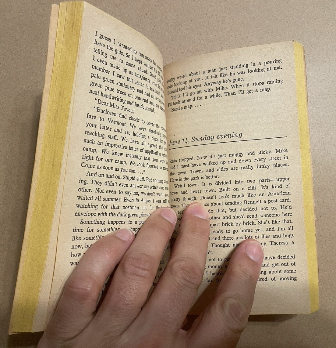 1974 The Runaway&rsquo;s Diary by Marilyn Harris Pocket Books Archway Paperback