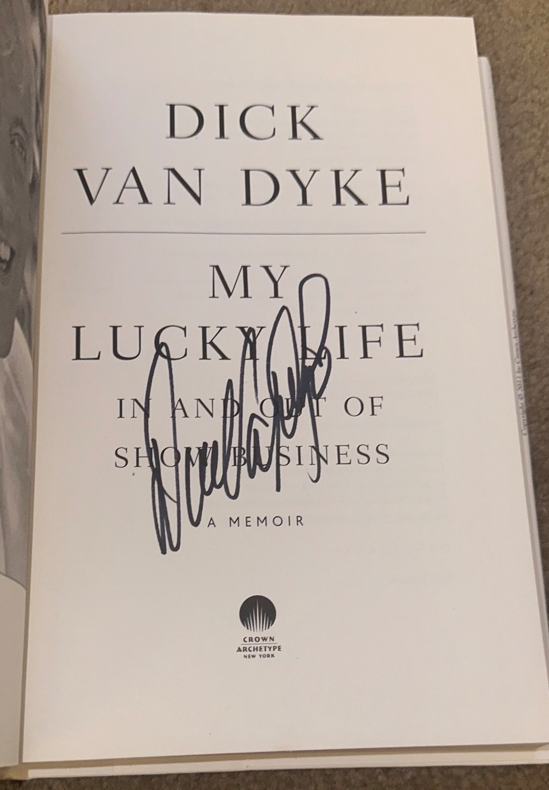 DICK VAN DYKE SIGNED BOOK AUTOBIOGRAPHY A MEMOIR AUTOGRAPHED