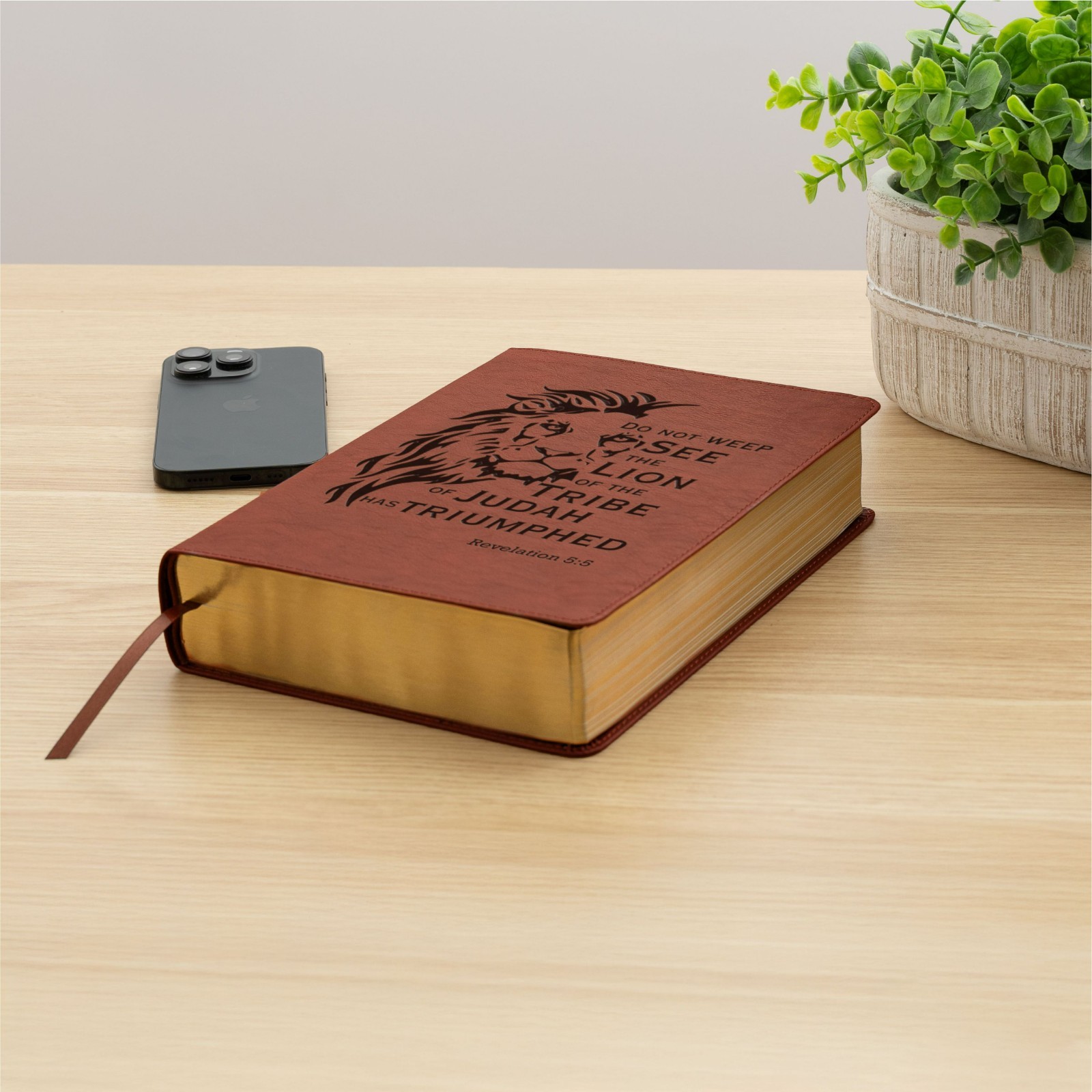 Personalized ESV Men&rsquo;s Study Bible: Create Your Own Custom Engraved Design