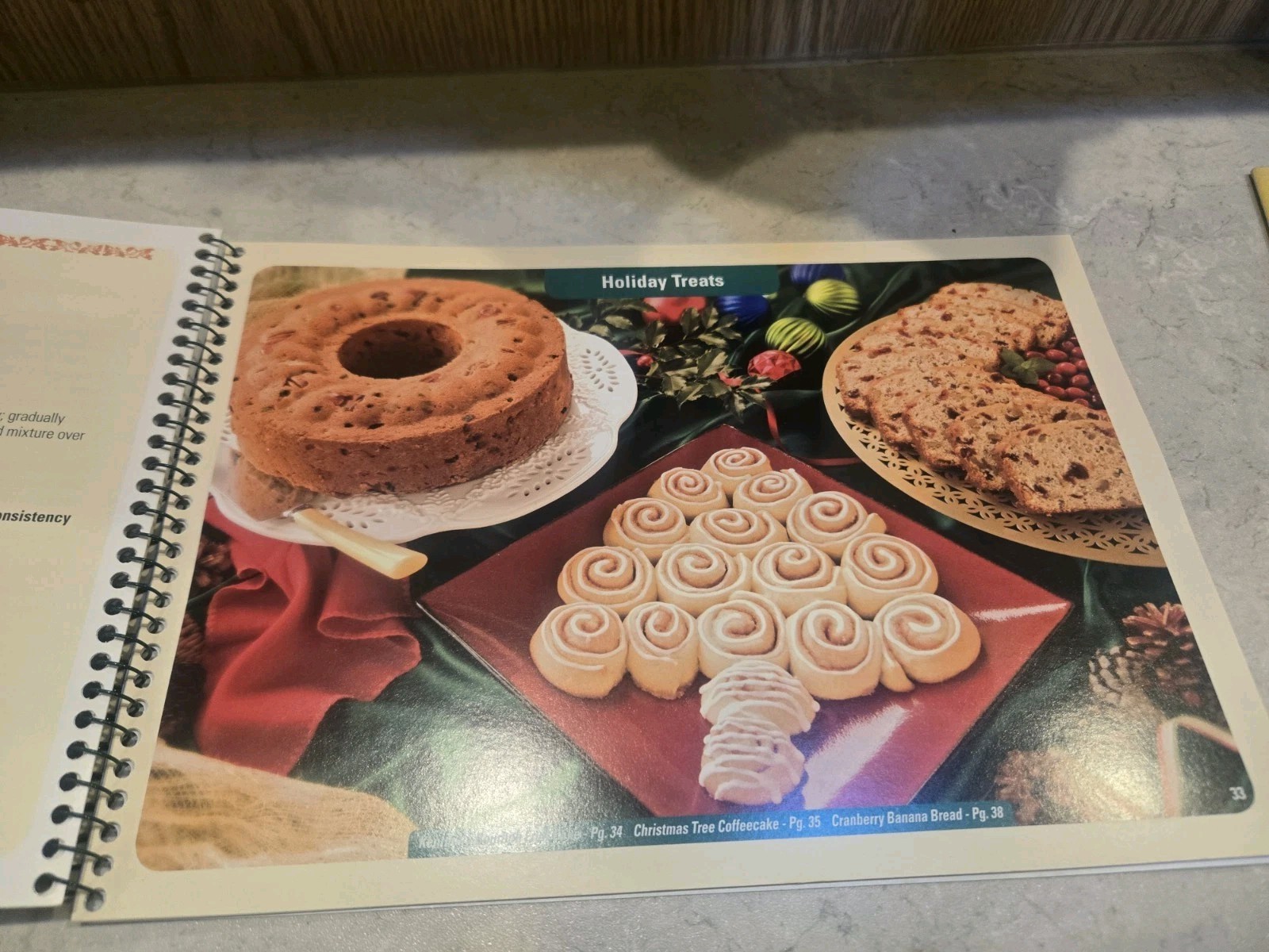 2008 WE Energies Christmas Cookie Cookbook Wisconsin Electric 80th CLEAN