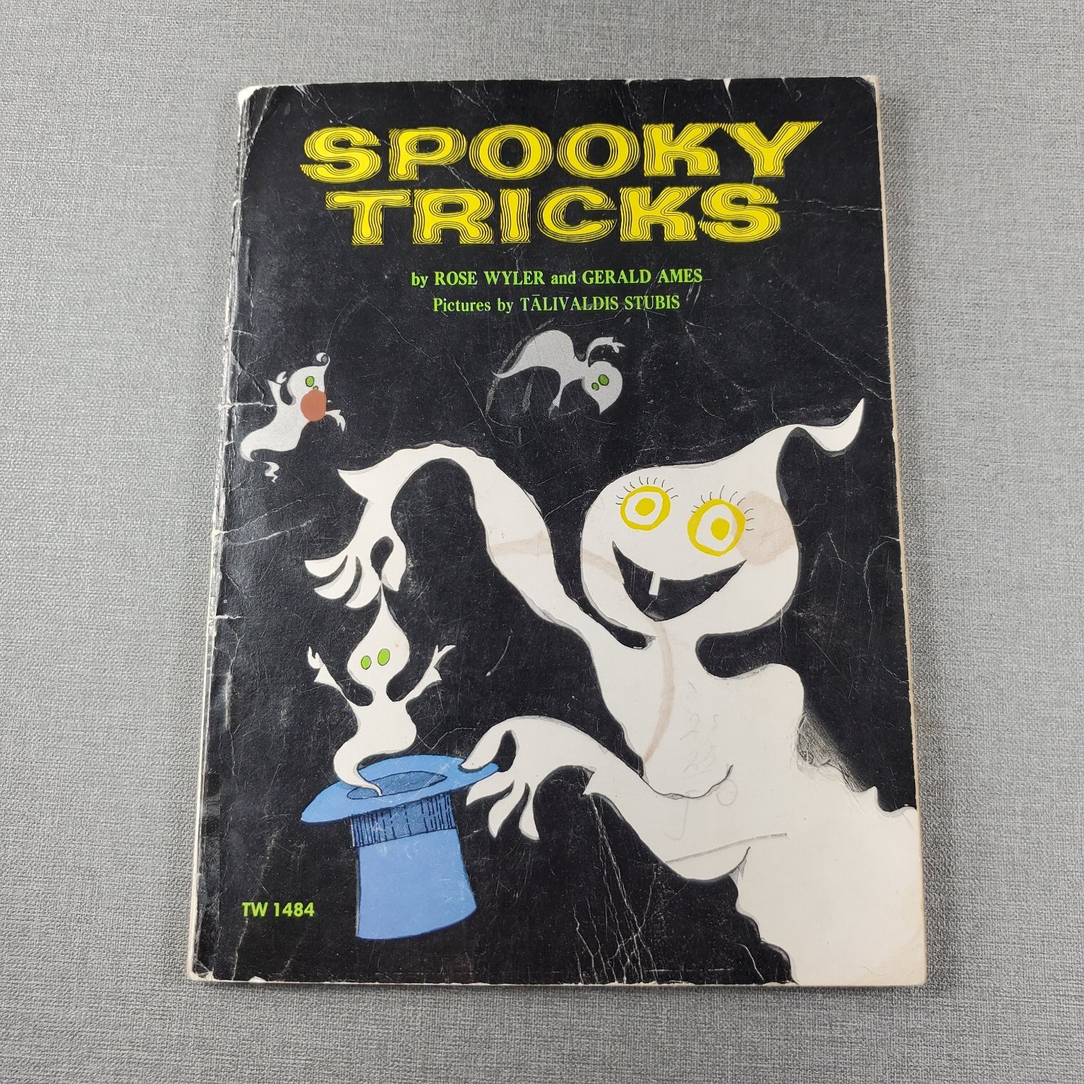 Spooky Tricks Rose Wyler Gerald Ames 1968 Illustrated Kids Book Scholastic