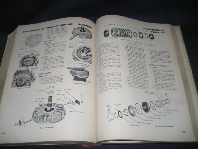 Vintage CHILTON&rsquo;S AUTO REPAIR MANUAL 1961 hardcover 32nd Edition