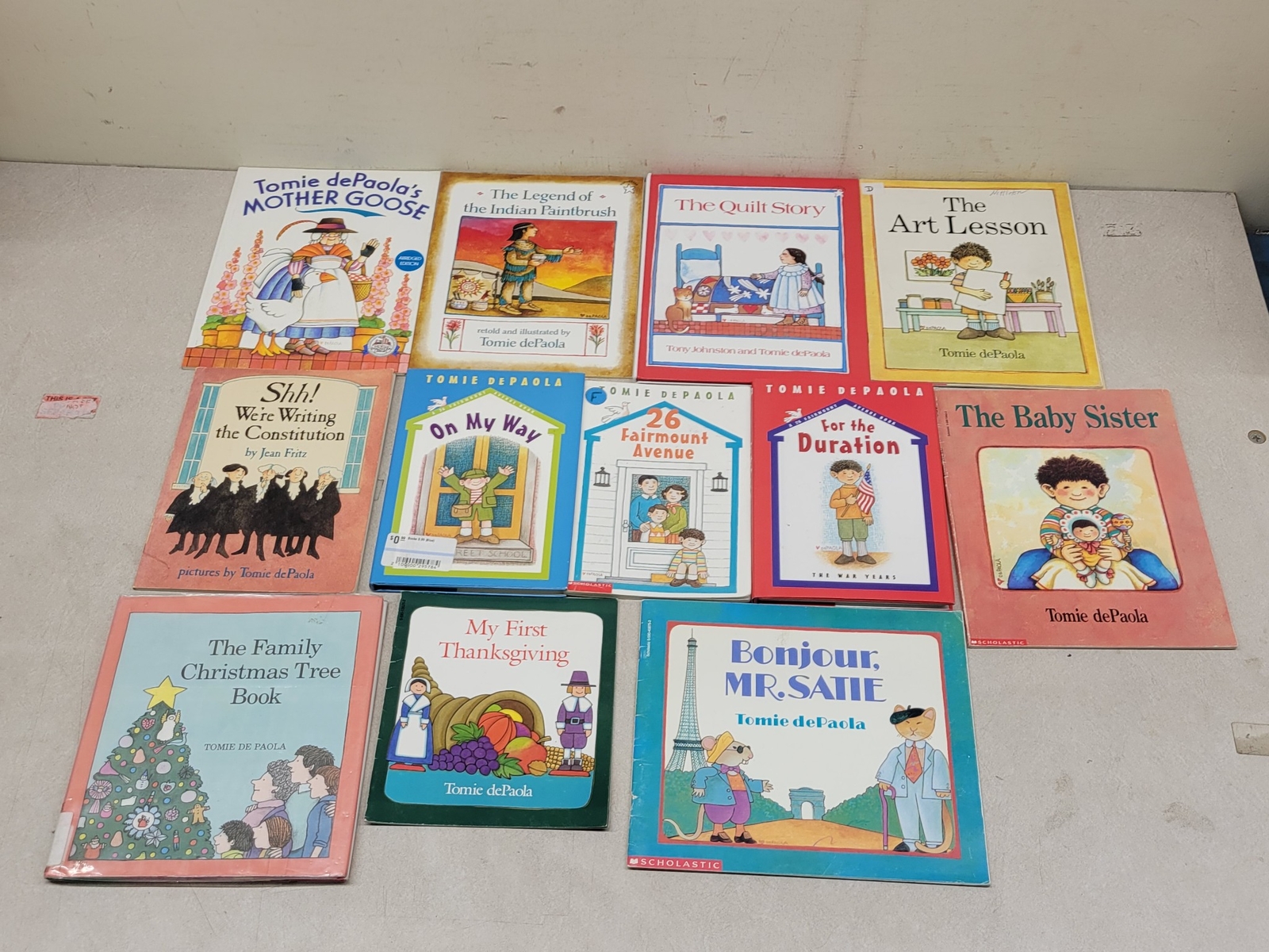 Lot of 10 Tomie dePaola Children&rsquo;s Picture Paperback Books « Random/Unsorted »