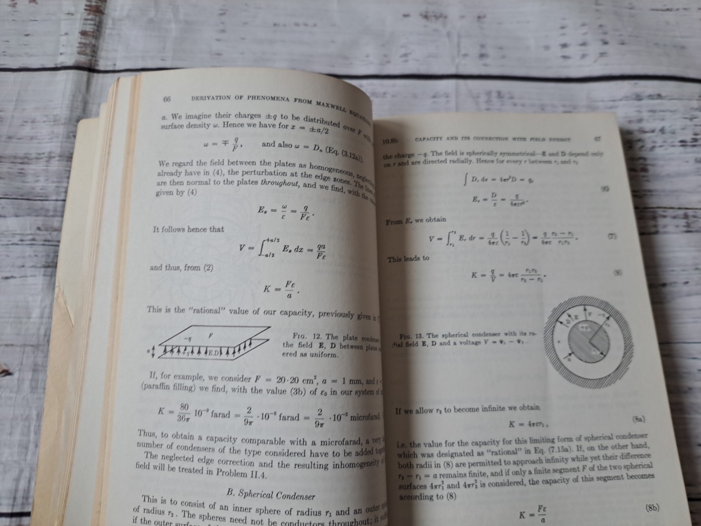 ELECTRODYNAMICS: LECTURES ON THEORETICAL PHYSICS: 3 By Arnold Sommerfeld