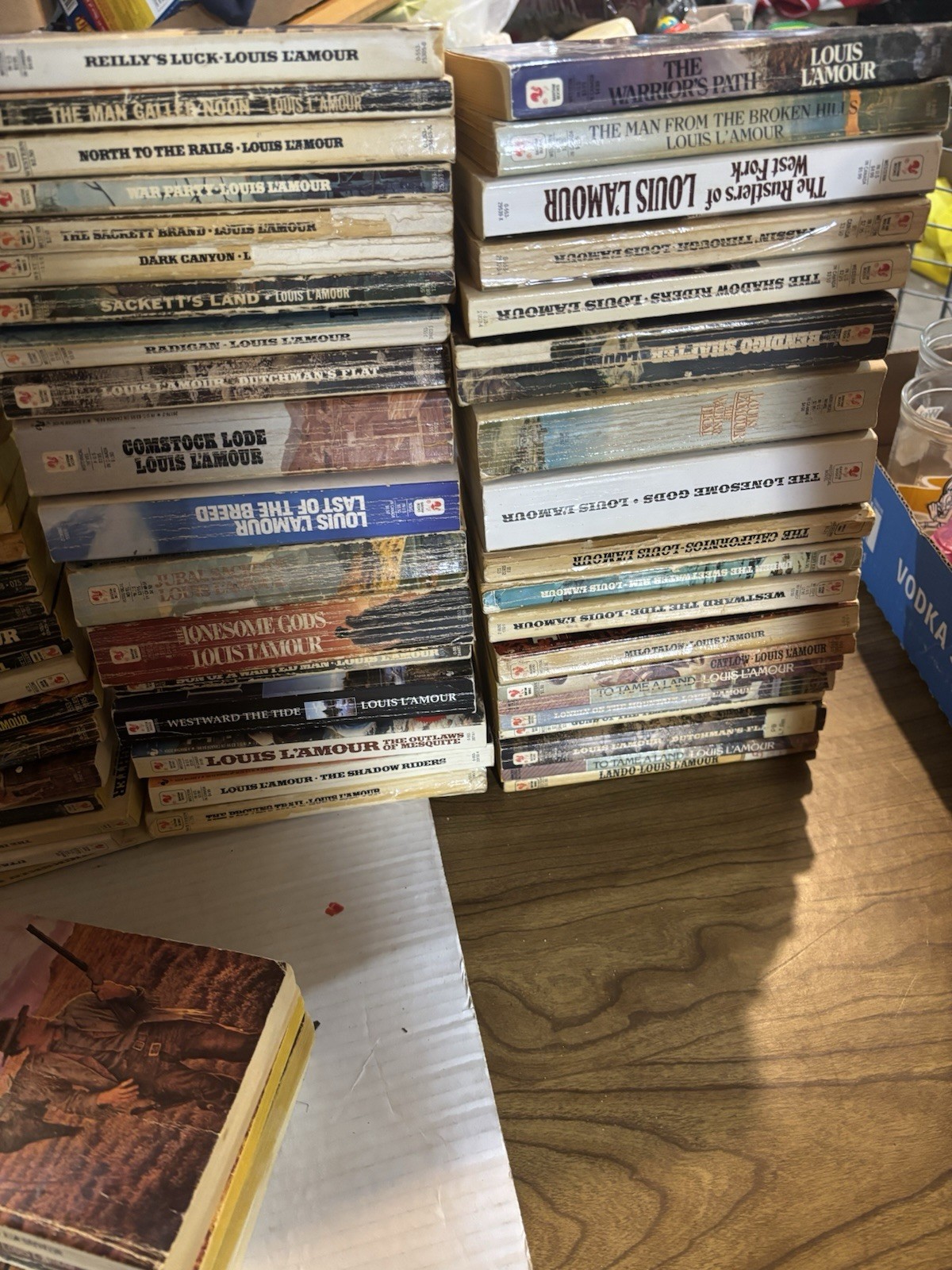 Huge Louis L’Amour Lot of 150 Western Paperback Books Vintage Collection