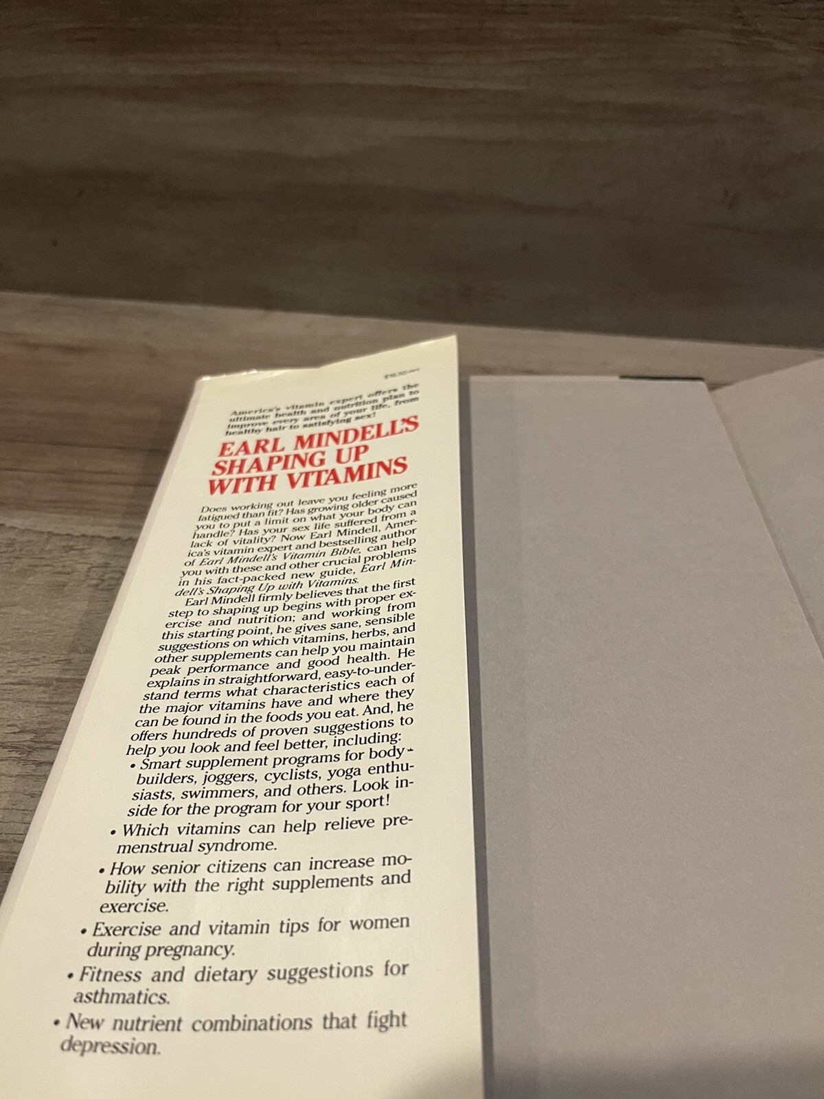 EARL MINDELL&rsquo;S SHAPING UP WITH VITAMINS by Earl Mindell (1ST EDITION – 1ST PRINT