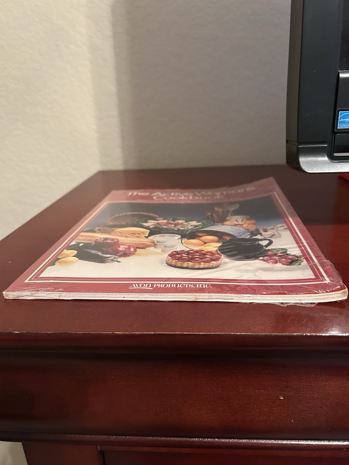 Avon Active Woman&rsquo;s Cookbook – 80 pages – 1980 – Sealed