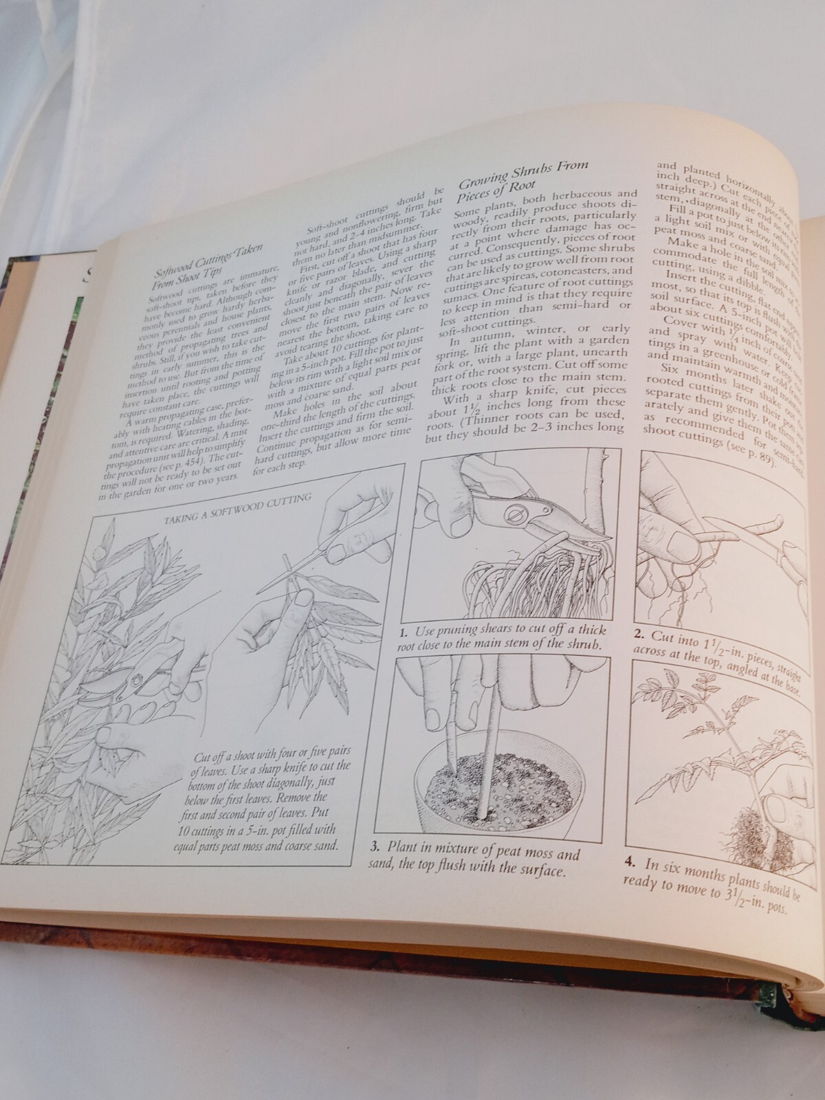Vintage 1978 Reader&rsquo;s Digest Illustrated Guide to Gardening Hardcover; 672 pages