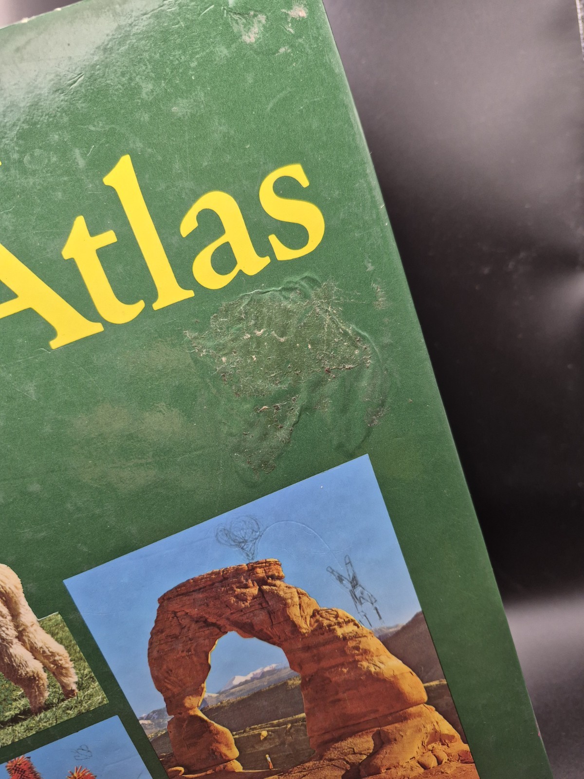 Purnell&rsquo;s Illustrated Nature Atlas. Edited by Norman Barrett. Vintage book, 1980