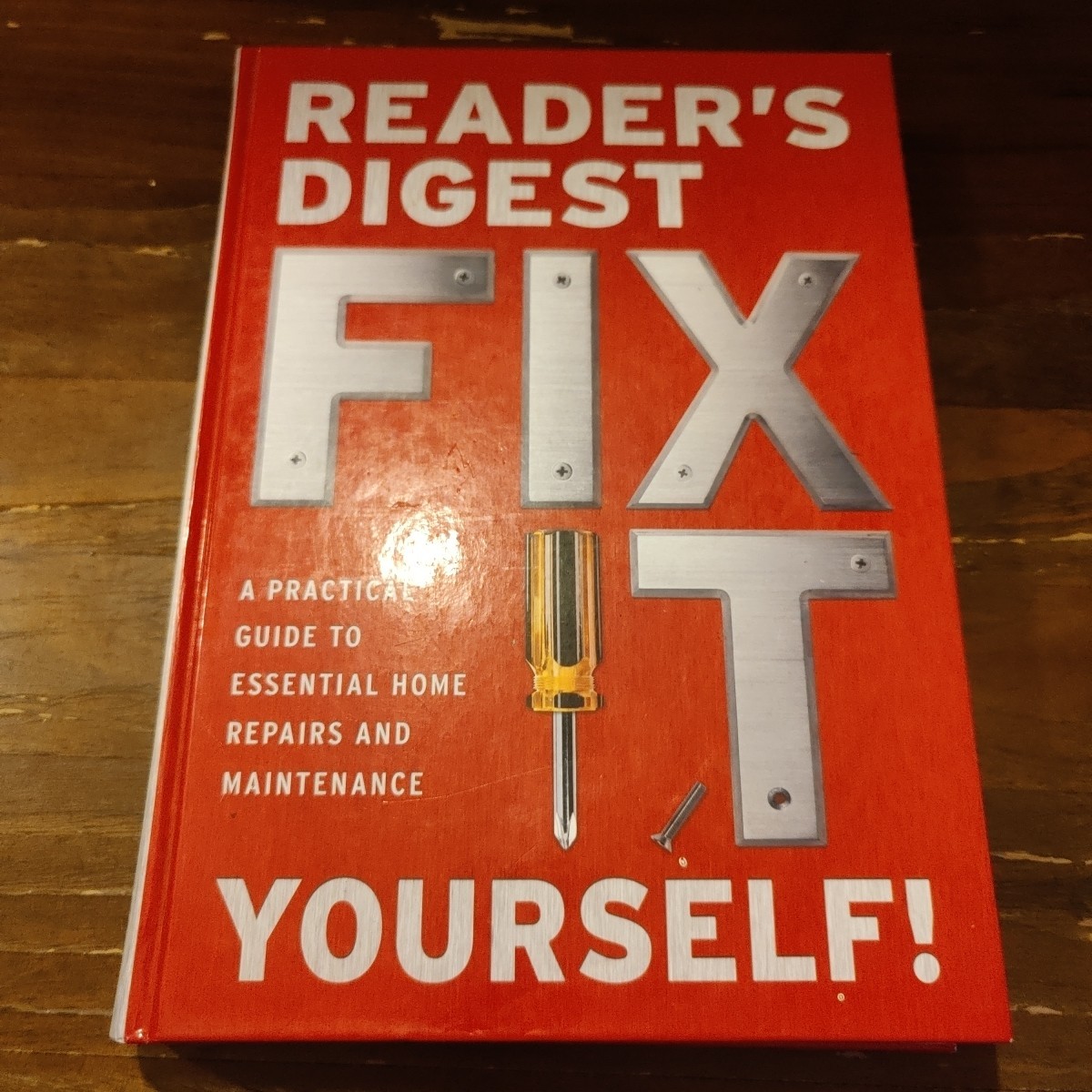 FIX IT – Readers&rsquo;s Digest 399 Pages **GOOD COPY**