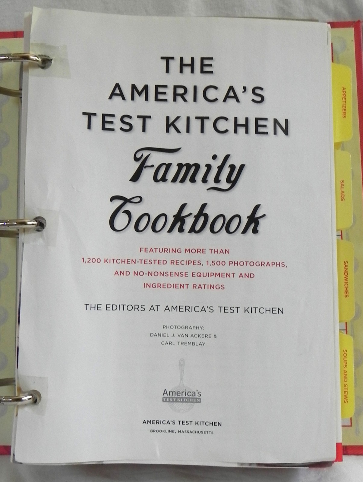 « The America&rsquo;s Test Kitchen Family Cookbook » 1200 Recipes, 848 Pages, 2005, VG