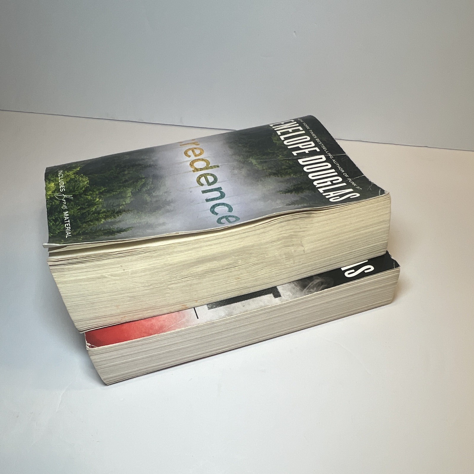 Penelope Douglas Credence & Corrupt PB 2-Book Set Devil&rsquo;s Night Bonus Berkley