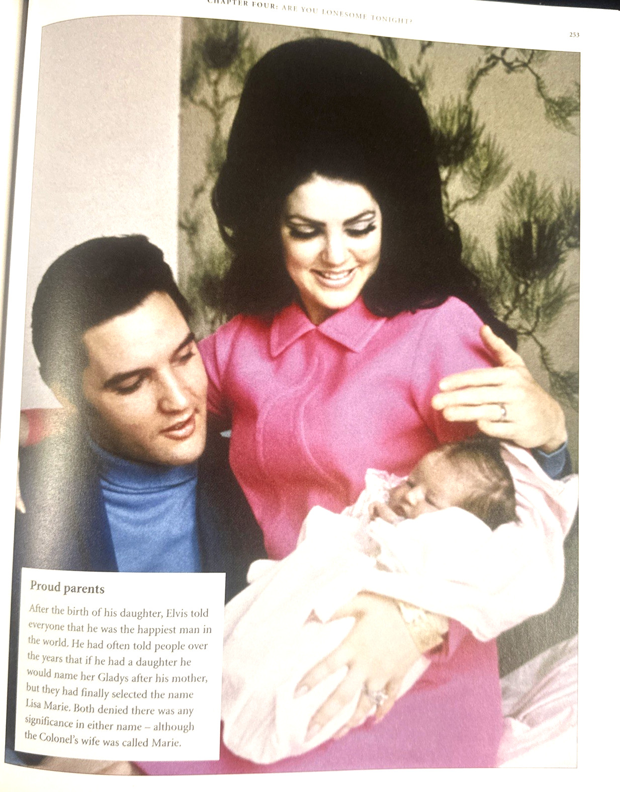 « Elvis Presley Unseen Archives » by Marie Clayton – 383 Pages of Photos & History