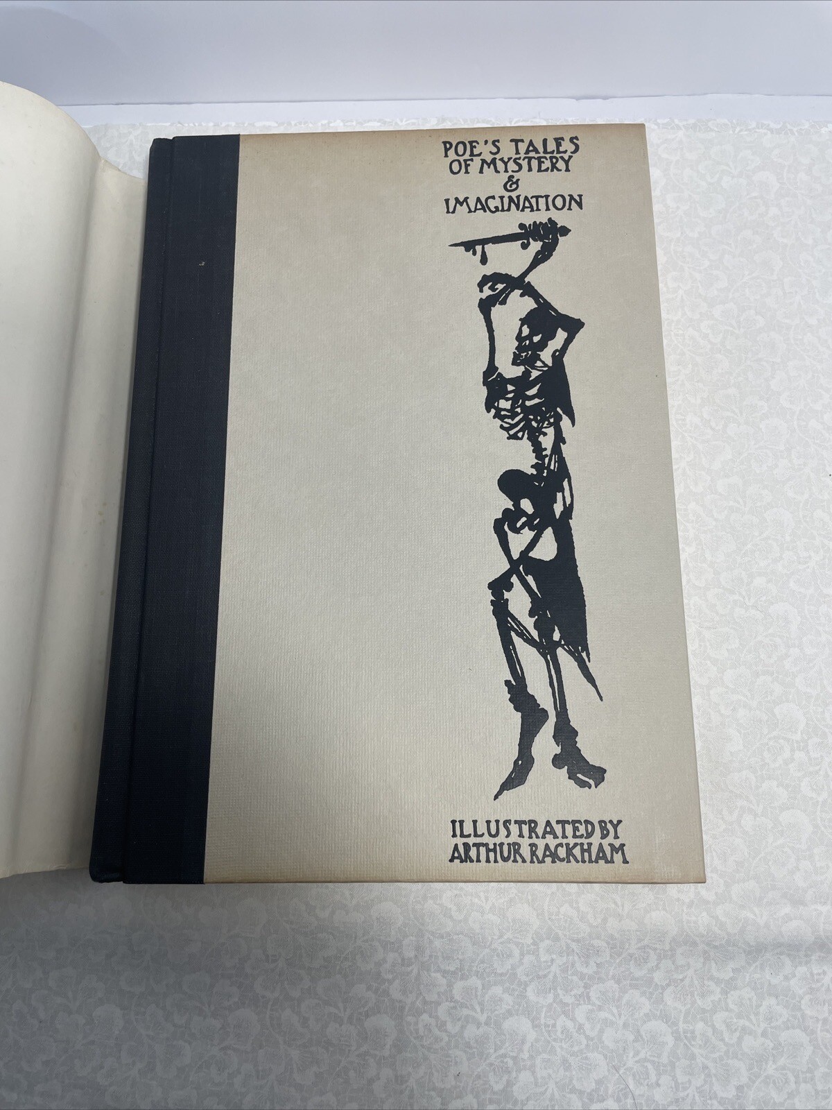 Vintage 1935 « POE&rsquo;S TALES OF MYSTERY & IMAGINATION » 317-Page Hardcover