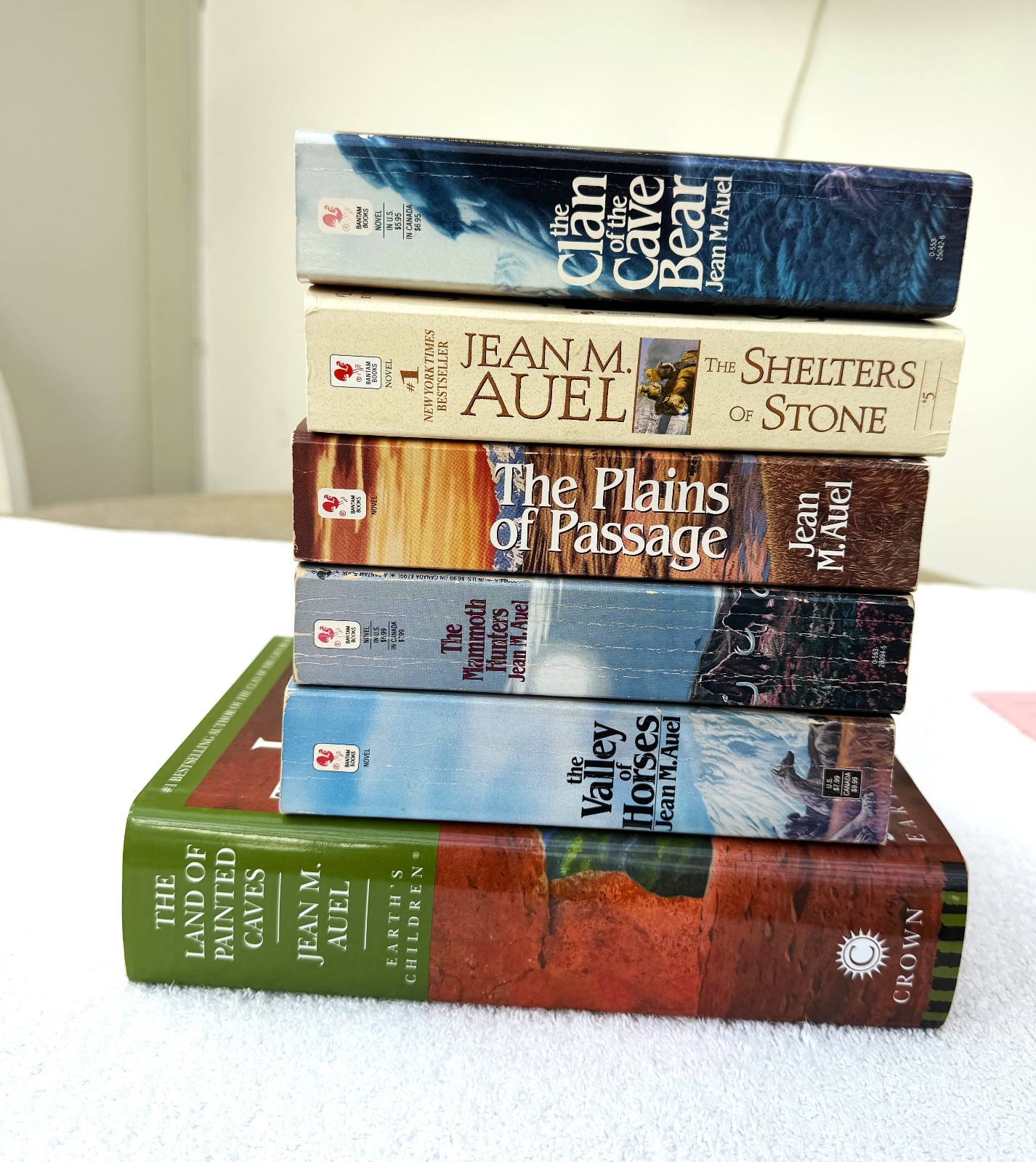 Lot of 6 – Jean Auel – Earth&rsquo;s Children Series – Complete series 1-6 -Mixed lot
