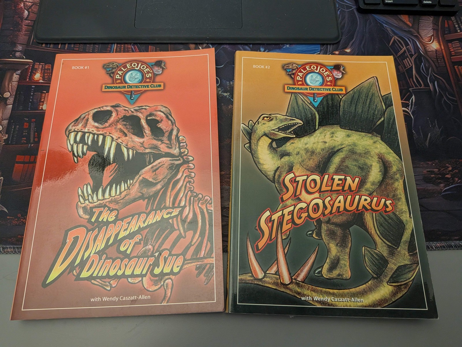 PaleoJoe&rsquo;s Dinosaur Detective Club Lot Bundle #1-2 by « PaleoJoe » Kchodl VERY GOO