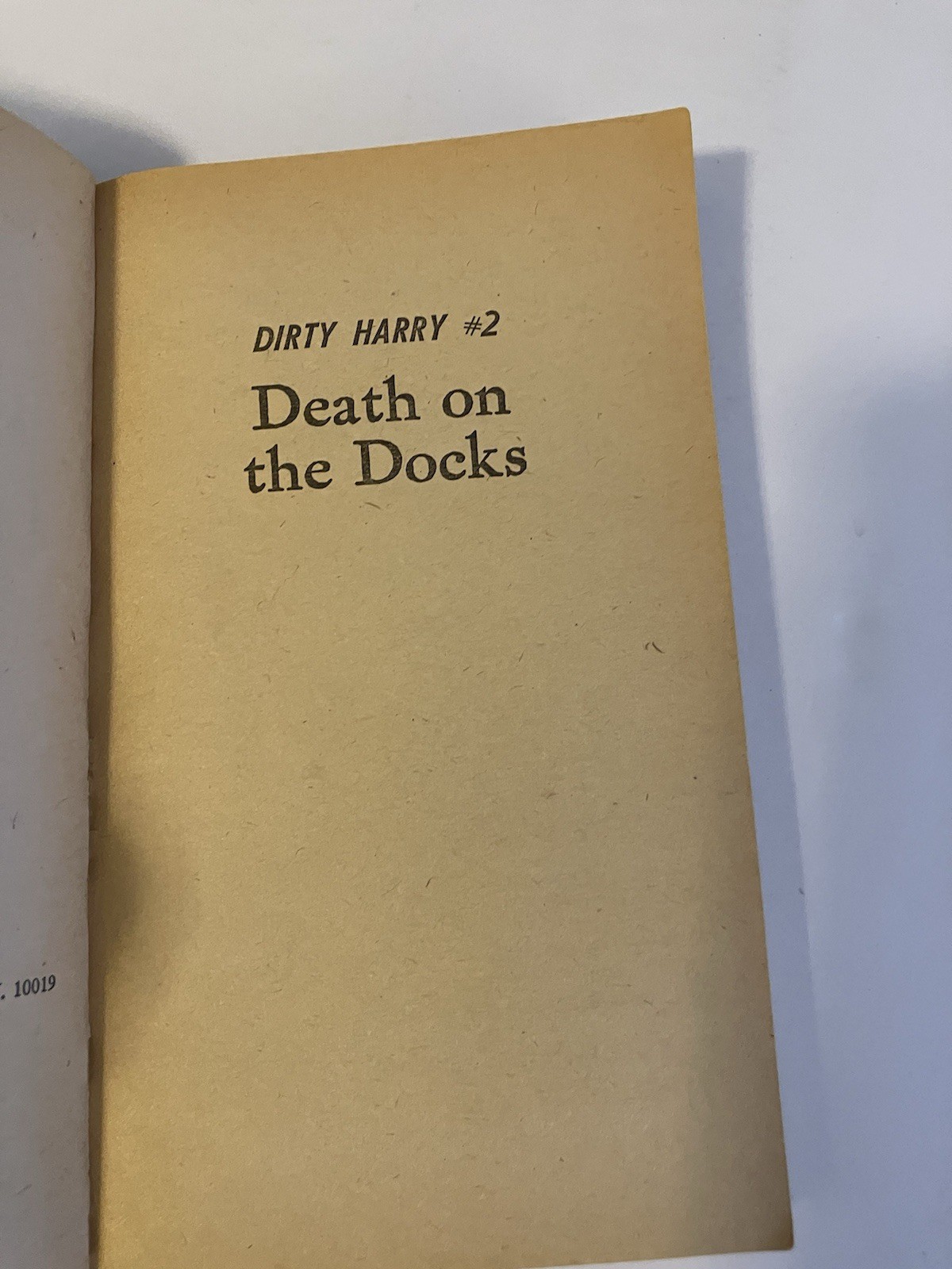 DIRTY HARRY DEATH ON THE DOCKS DANE HARTMAN 1981 PB 1ST WARNER MOVIE TIE-IN